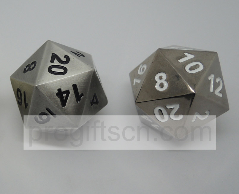 zinc alloy metal playing dice in different sides